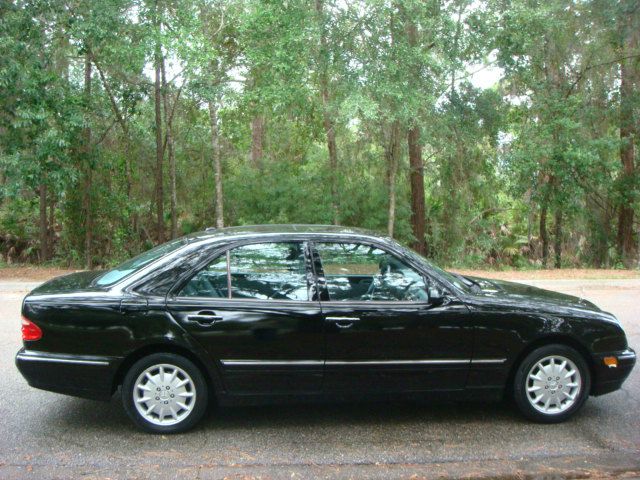 2000 Mercedes-Benz E-Class SXT