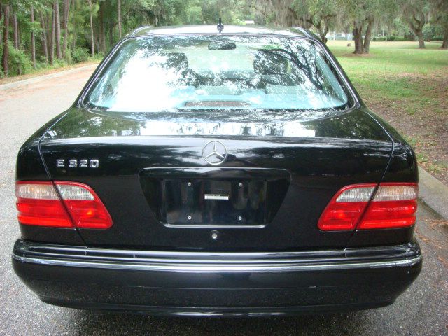 2000 Mercedes-Benz E-Class SXT