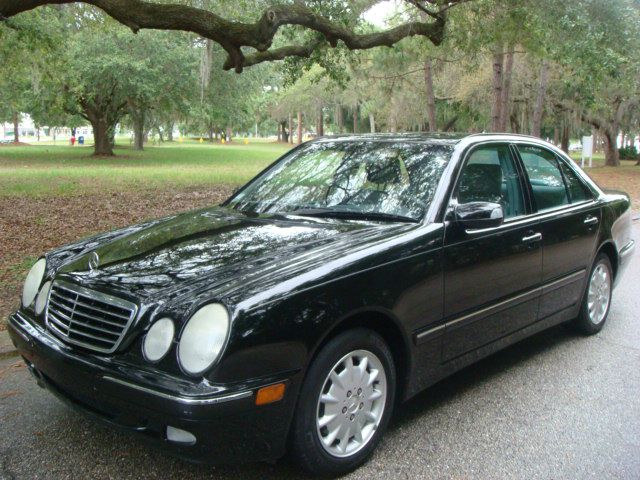 2000 Mercedes-Benz E-Class SXT