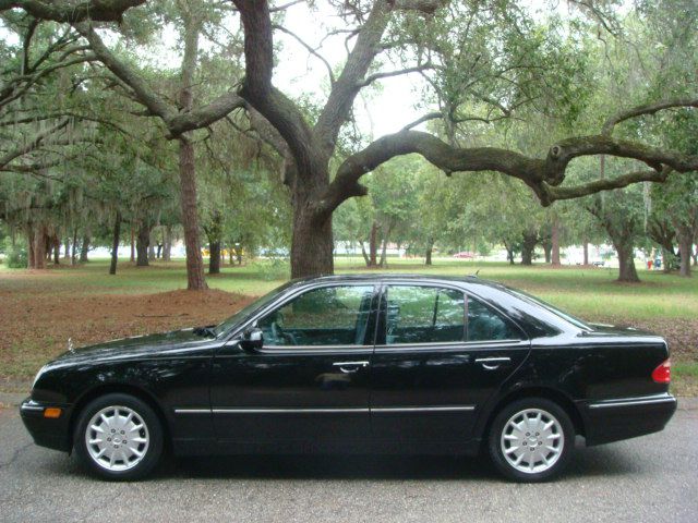 2000 Mercedes-Benz E-Class SXT