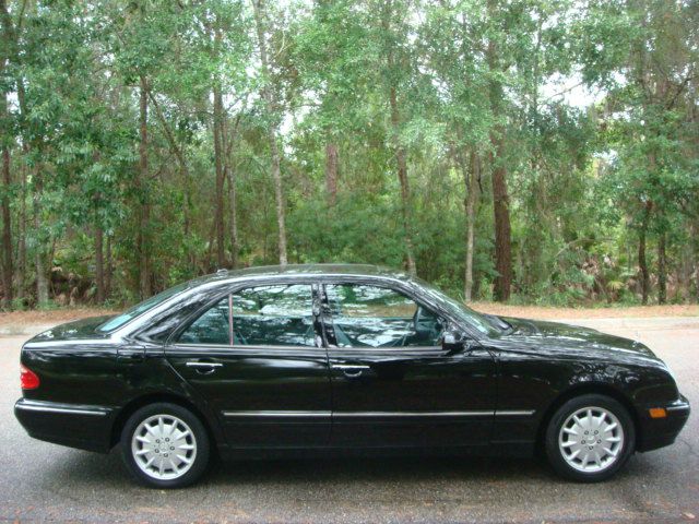 2000 Mercedes-Benz E-Class SXT