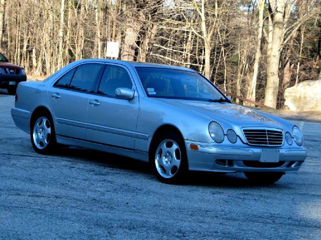 2000 Mercedes-Benz E-Class Scion XB