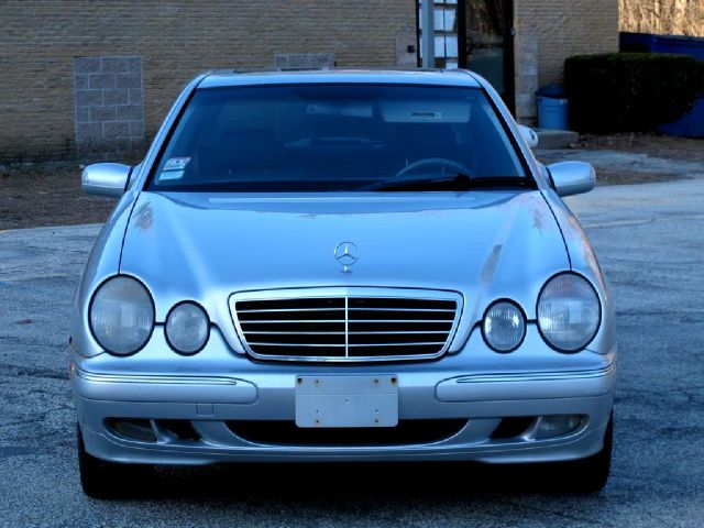 2000 Mercedes-Benz E-Class Scion XB