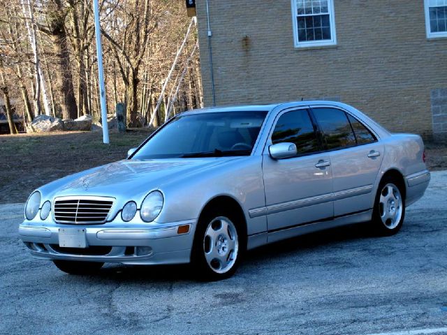 2000 Mercedes-Benz E-Class Scion XB