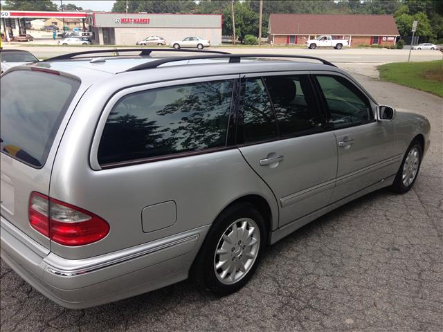 2000 Mercedes-Benz E-Class SXT