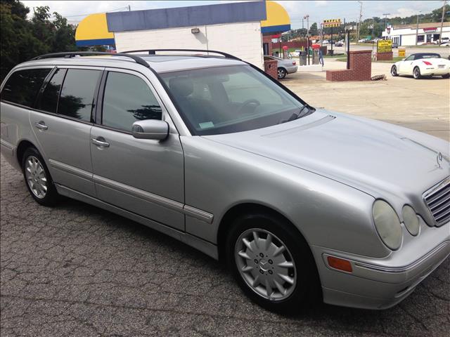 2000 Mercedes-Benz E-Class SXT