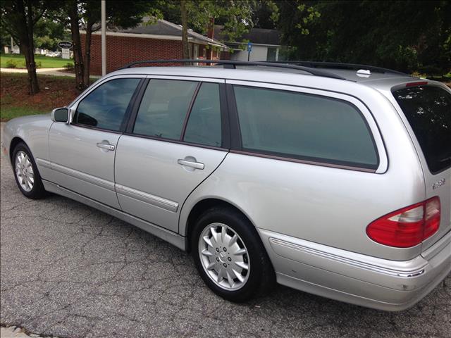 2000 Mercedes-Benz E-Class SXT