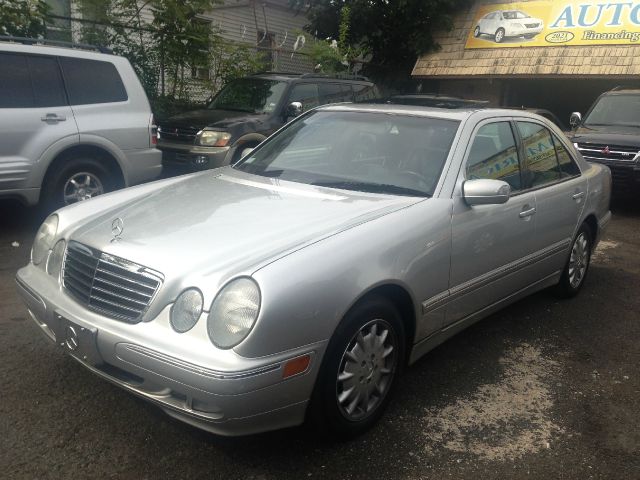 2000 Mercedes-Benz E-Class SXT