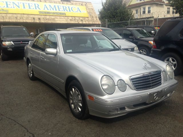 2000 Mercedes-Benz E-Class SXT