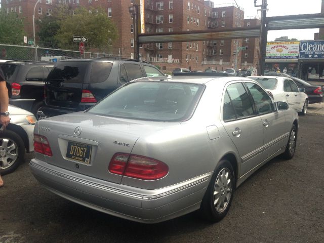 2000 Mercedes-Benz E-Class SXT