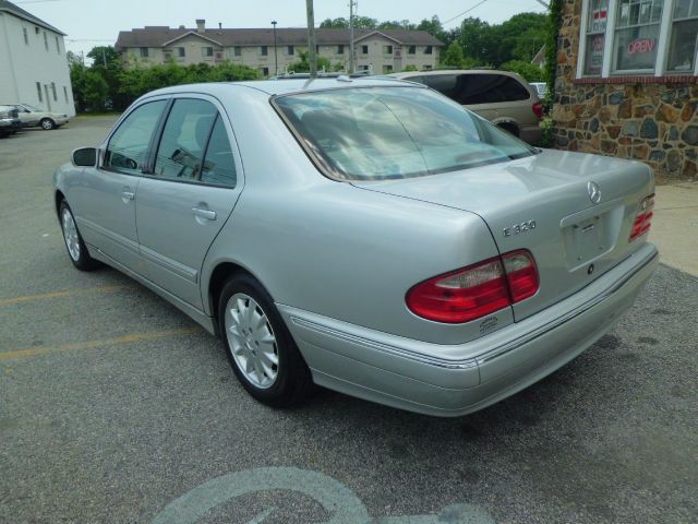 2000 Mercedes-Benz E-Class SXT