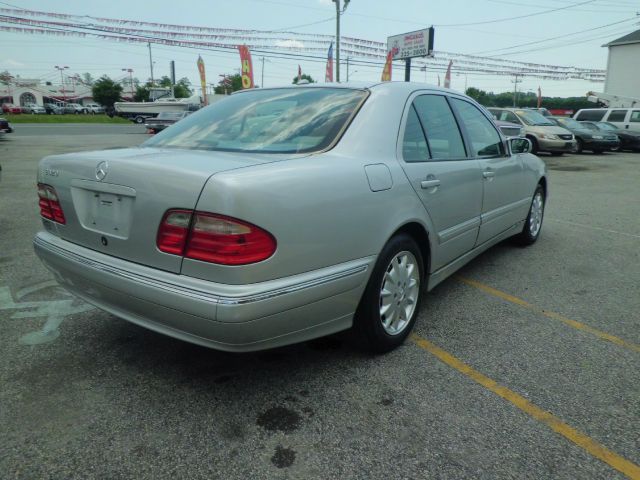 2000 Mercedes-Benz E-Class SXT