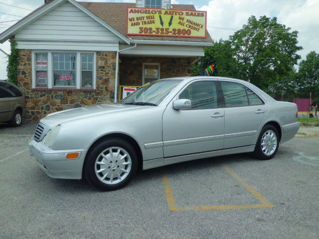 2000 Mercedes-Benz E-Class SXT