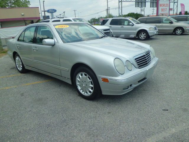 2000 Mercedes-Benz E-Class SXT