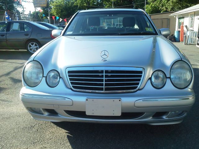 2000 Mercedes-Benz E-Class SXT