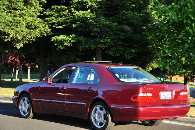 2000 Mercedes-Benz E-Class Scion XB