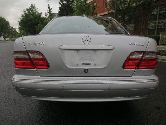 2000 Mercedes-Benz E-Class SXT