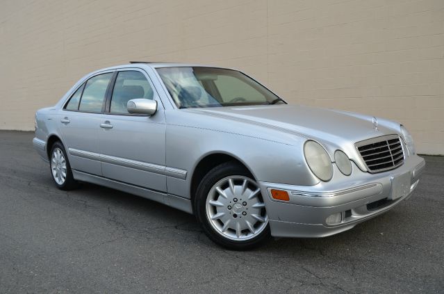 2000 Mercedes-Benz E-Class SXT