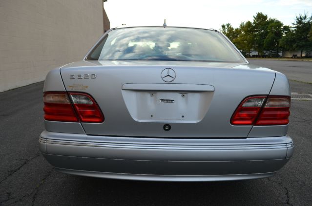 2000 Mercedes-Benz E-Class SXT