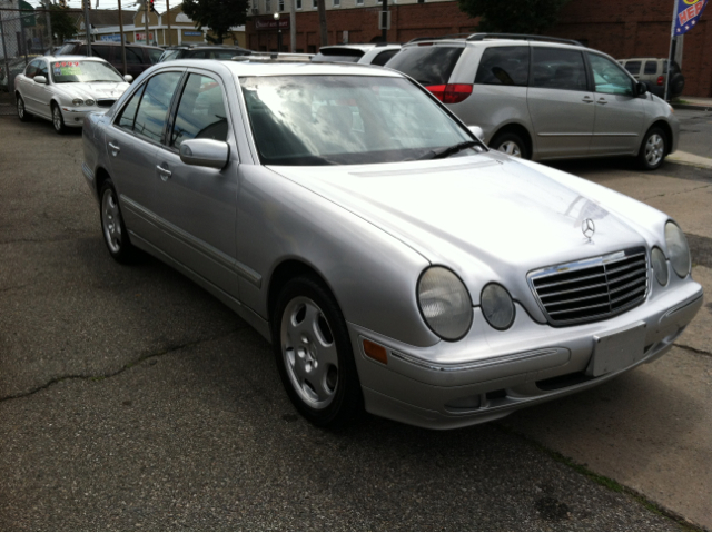 2001 Mercedes-Benz E-Class 2WD Supercrew 139 XLT