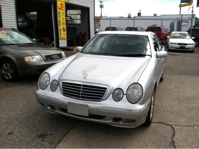 2001 Mercedes-Benz E-Class 2WD Supercrew 139 XLT