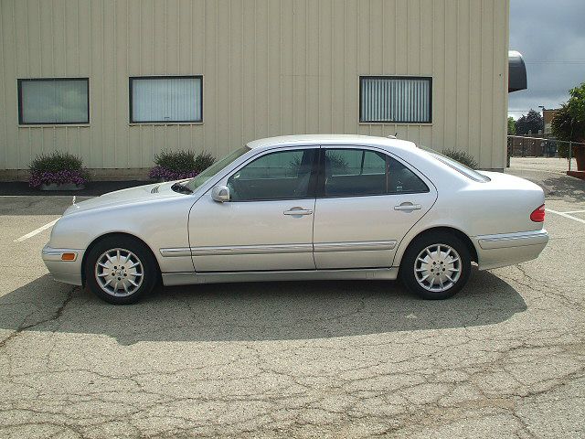 2001 Mercedes-Benz E-Class SXT