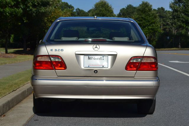 2001 Mercedes-Benz E-Class SXT