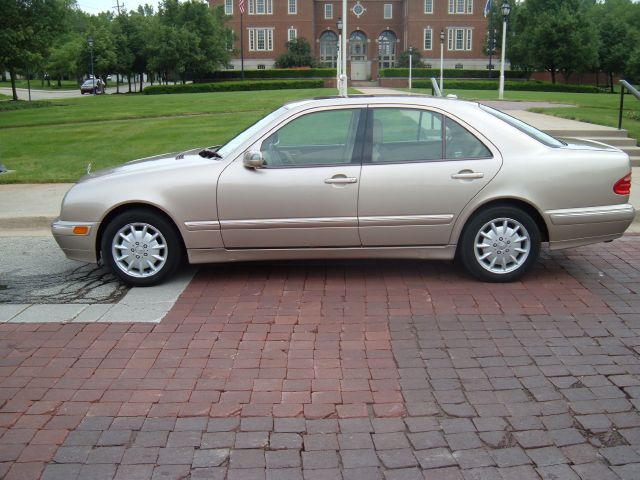 2001 Mercedes-Benz E-Class SXT