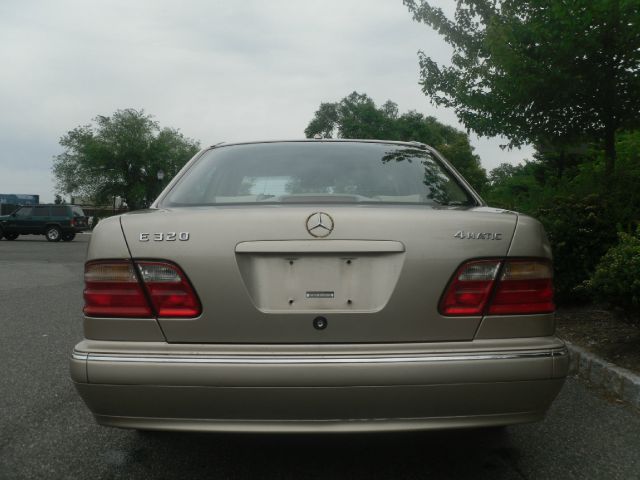 2001 Mercedes-Benz E-Class SXT