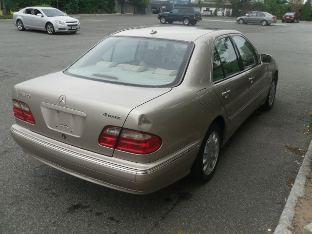 2001 Mercedes-Benz E-Class SXT