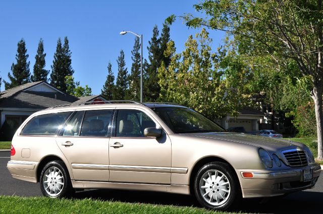 2001 Mercedes-Benz E-Class SXT