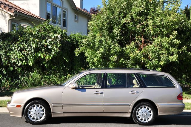 2001 Mercedes-Benz E-Class SXT