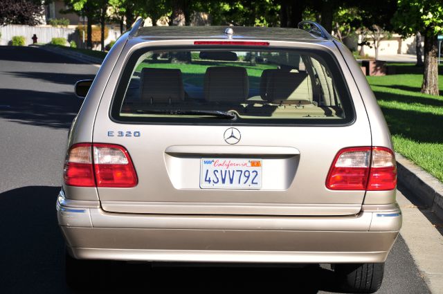 2001 Mercedes-Benz E-Class SXT