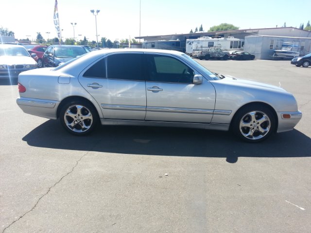 2002 Mercedes-Benz E-Class SXT