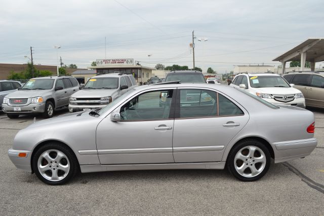 2002 Mercedes-Benz E-Class SXT