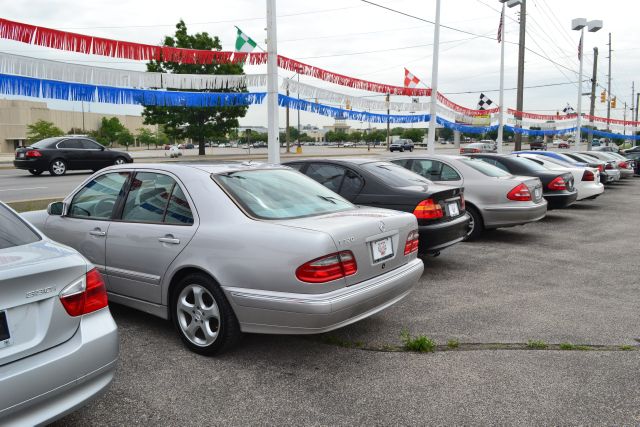 2002 Mercedes-Benz E-Class SXT