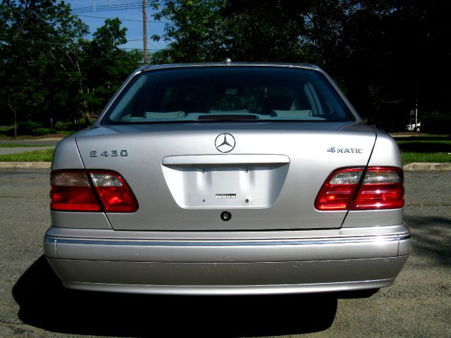 2002 Mercedes-Benz E-Class 2WD Supercrew 139 XLT