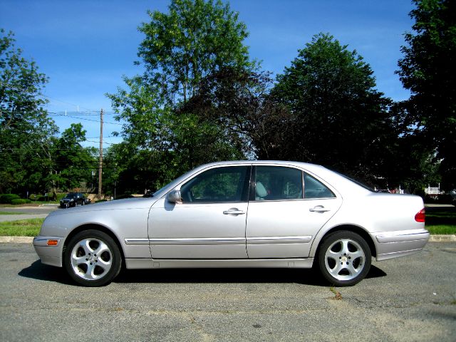 2002 Mercedes-Benz E-Class 2WD Supercrew 139 XLT