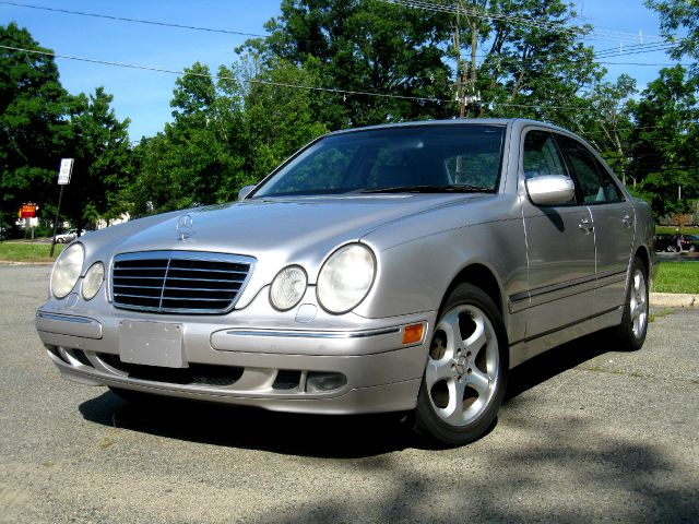 2002 Mercedes-Benz E-Class 2WD Supercrew 139 XLT