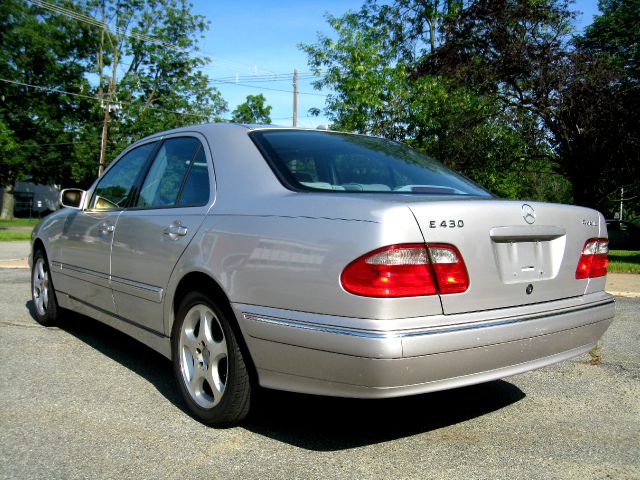 2002 Mercedes-Benz E-Class 2WD Supercrew 139 XLT