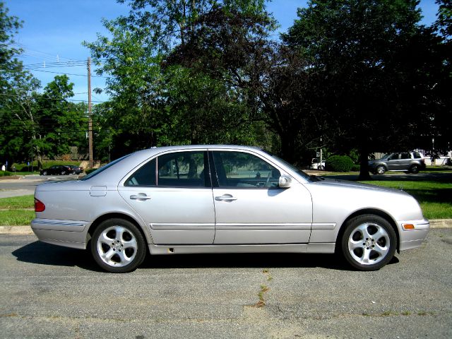 2002 Mercedes-Benz E-Class 2WD Supercrew 139 XLT