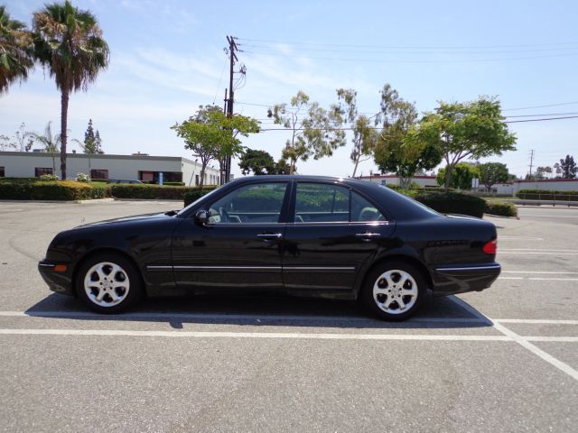 2002 Mercedes-Benz E-Class SXT