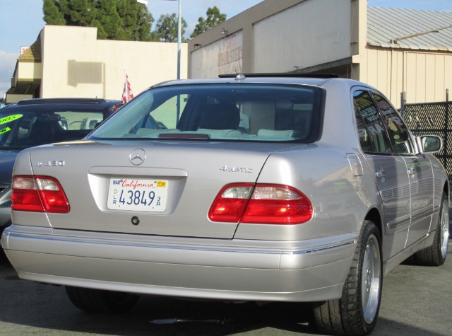 2002 Mercedes-Benz E-Class 2WD Supercrew 139 XLT