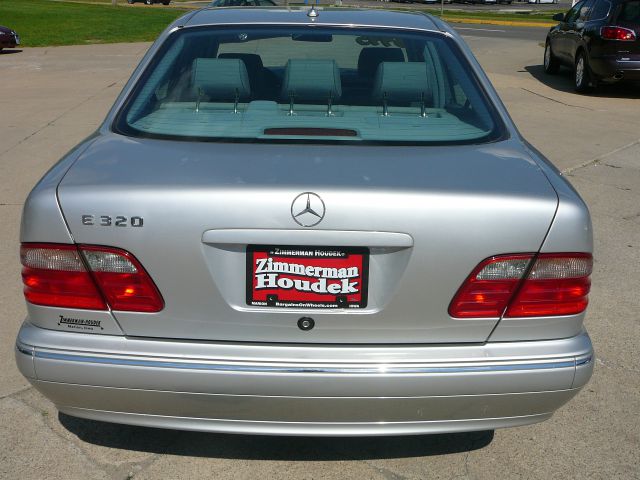 2002 Mercedes-Benz E-Class SXT