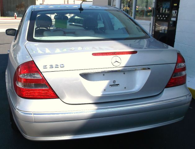 2003 Mercedes-Benz E-Class SXT