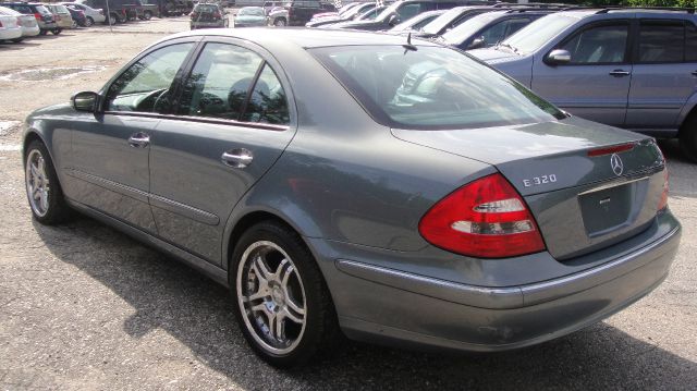 2004 Mercedes-Benz E-Class SXT