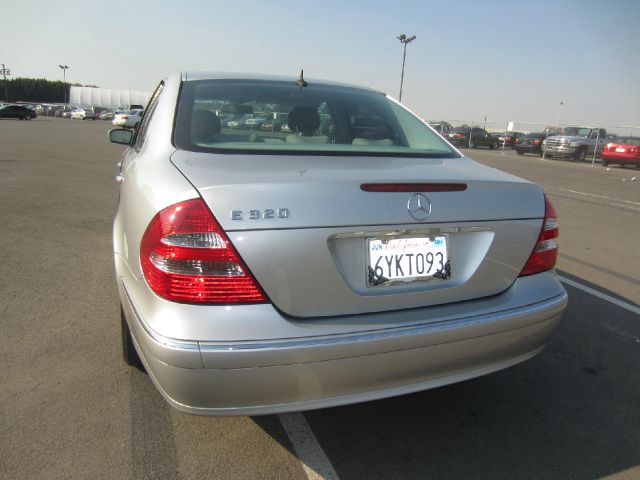 2005 Mercedes-Benz E-Class SXT