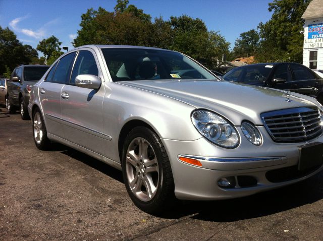 2005 Mercedes-Benz E-Class SLT W/ Hemi