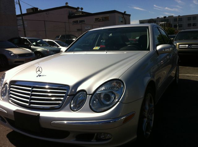 2005 Mercedes-Benz E-Class SLT W/ Hemi