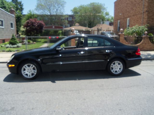 2005 Mercedes-Benz E-Class SXT